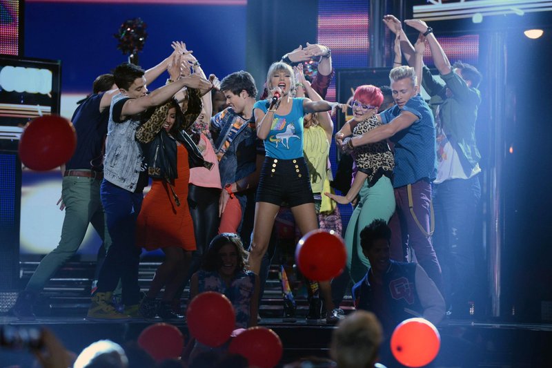 Taylor Swift at 2013 Billboard Music Awards — photo 353
