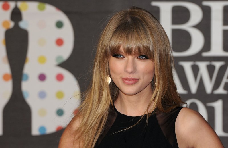 Taylor Swift at 2013 BRIT Awards — photo 22