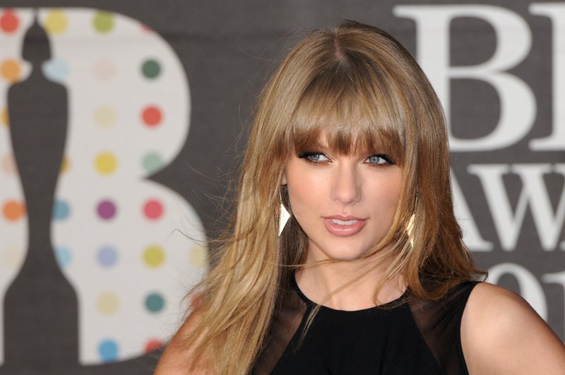 Taylor Swift at 2013 BRIT Awards — photo 32
