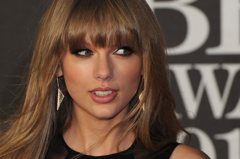 Taylor Swift at 2013 BRIT Awards — photo 37