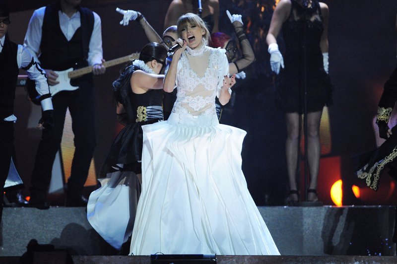 Taylor Swift at 2013 BRIT Awards — photo 95