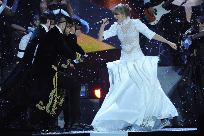 Taylor Swift at 2013 BRIT Awards — photo 99