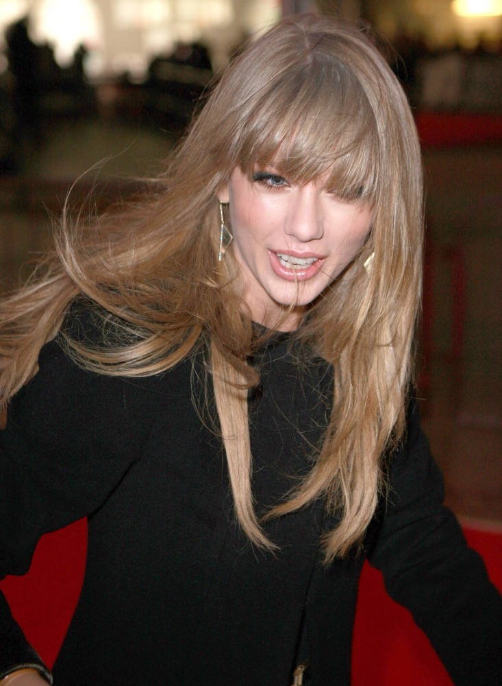 Taylor Swift at 2013 BRIT Awards — photo 130