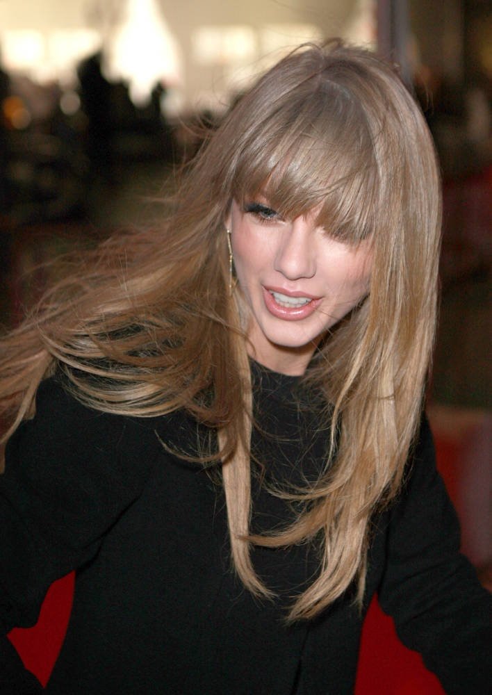 Taylor Swift at 2013 BRIT Awards — photo 134