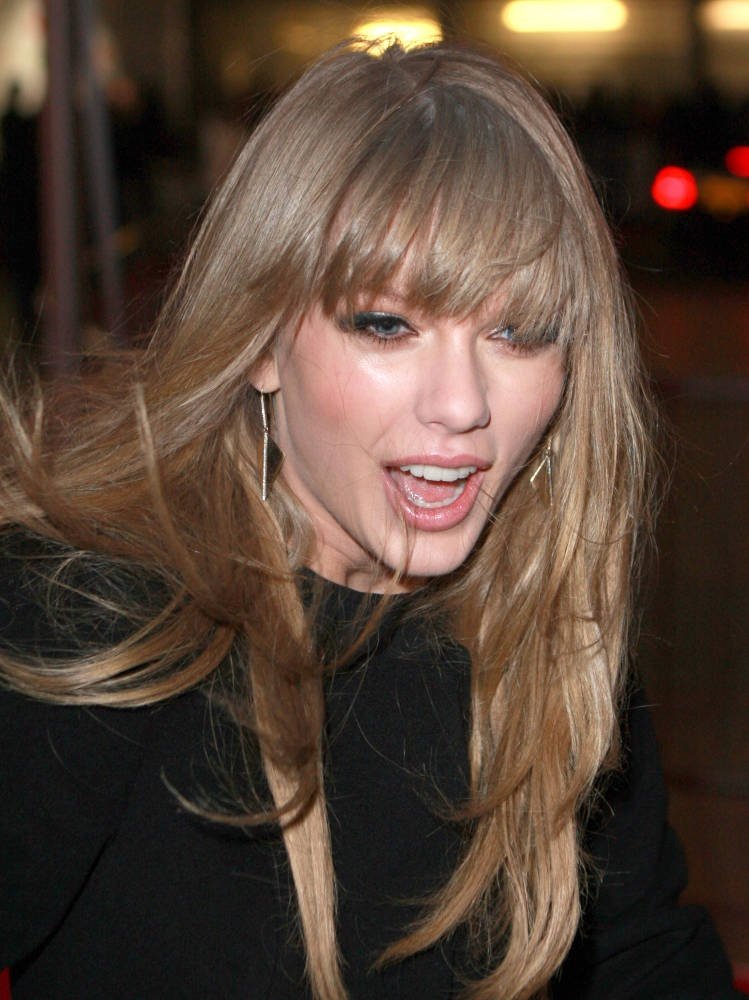 Taylor Swift at 2013 BRIT Awards — photo 136