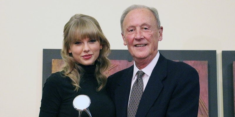 2013 CMA International  Awards