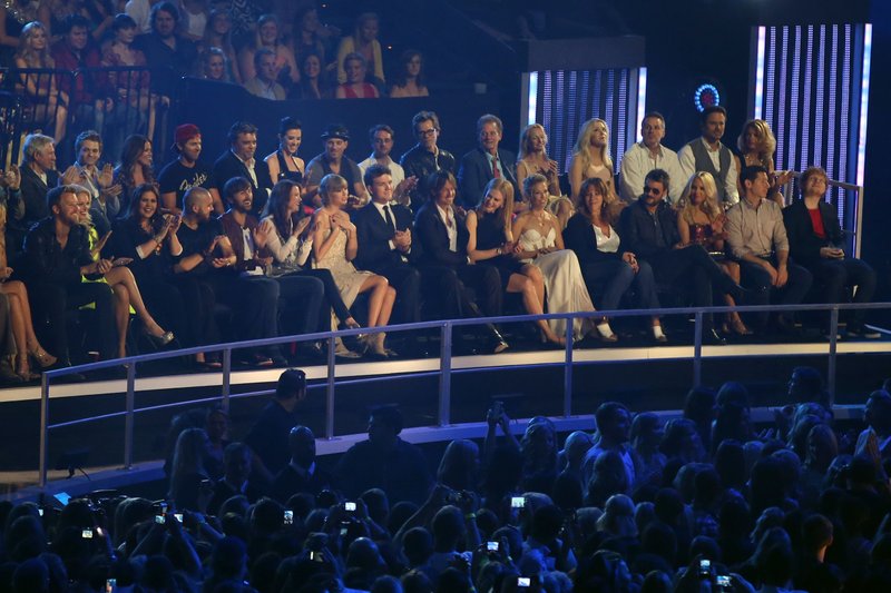 Taylor Swift at 2013 CMT Music Awards — photo 106