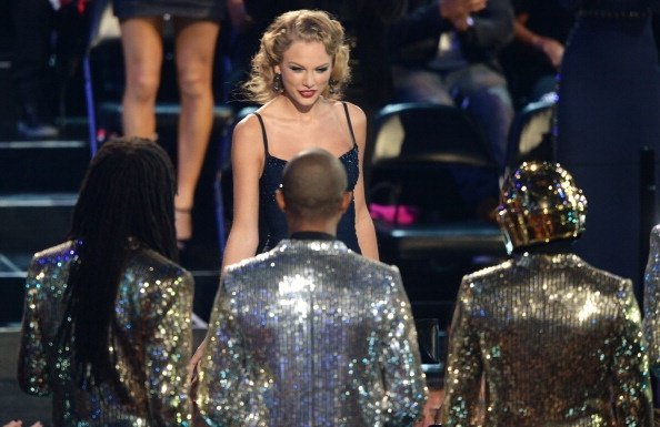 Taylor Swift at 2013 MTV Video Music Awards — photo 31