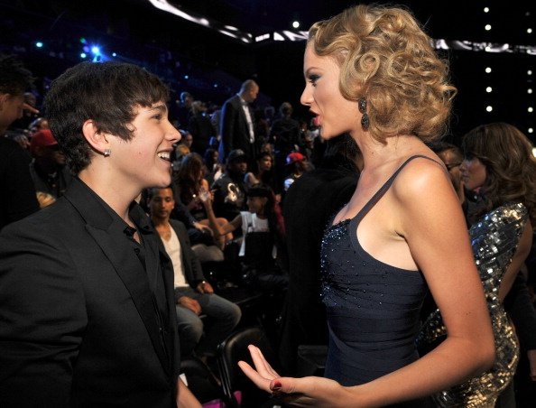 Taylor Swift at 2013 MTV Video Music Awards — photo 33