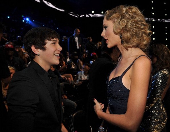 Taylor Swift at 2013 MTV Video Music Awards — photo 34