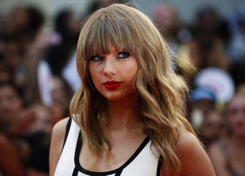 Taylor Swift at 2013 MuchMusic Video Awards — photo 9