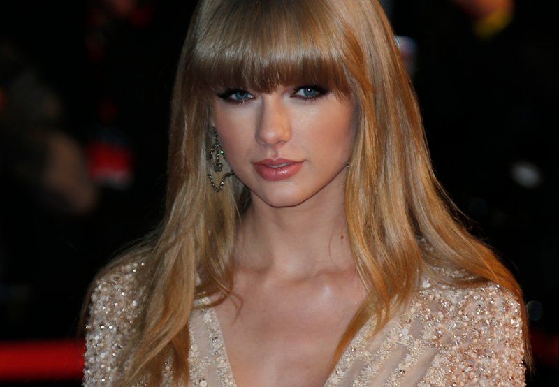Taylor Swift at 2013 NRJ Music Awards — photo 28