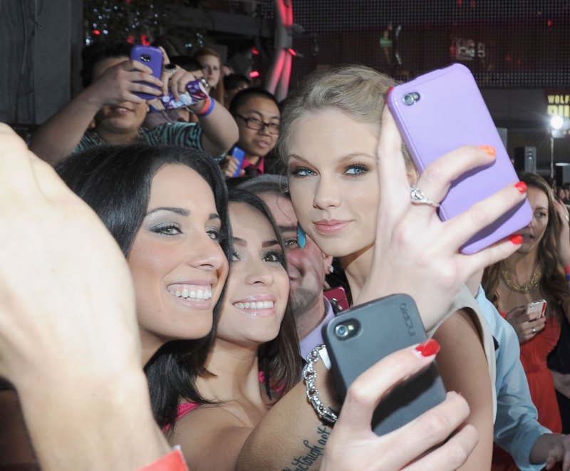 Taylor Swift at 2013 People's Choice Awards — photo 51
