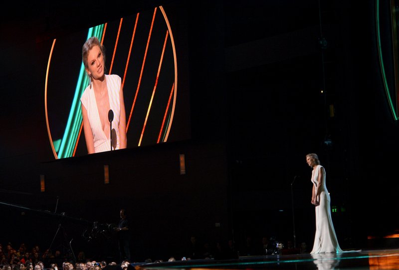 Taylor Swift at 2013 People's Choice Awards — photo 123