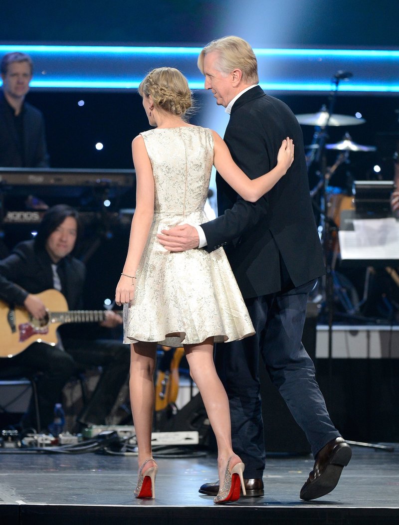 Taylor Swift at The 55th Annual GRAMMY Awards - Pre-Telecast — photo 21