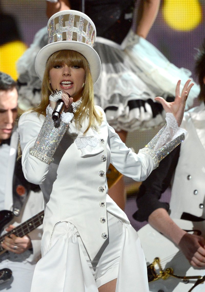 Taylor Swift at The 55th Annual GRAMMY Awards — photo 41