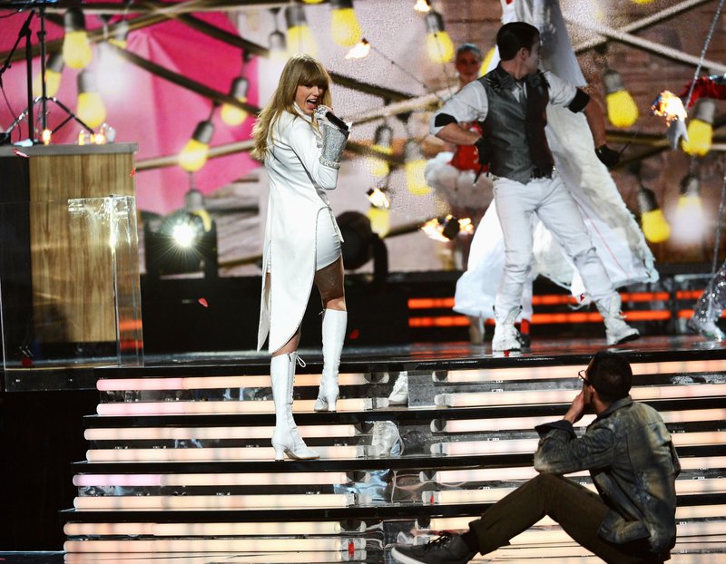 Taylor Swift at The 55th Annual GRAMMY Awards — photo 82