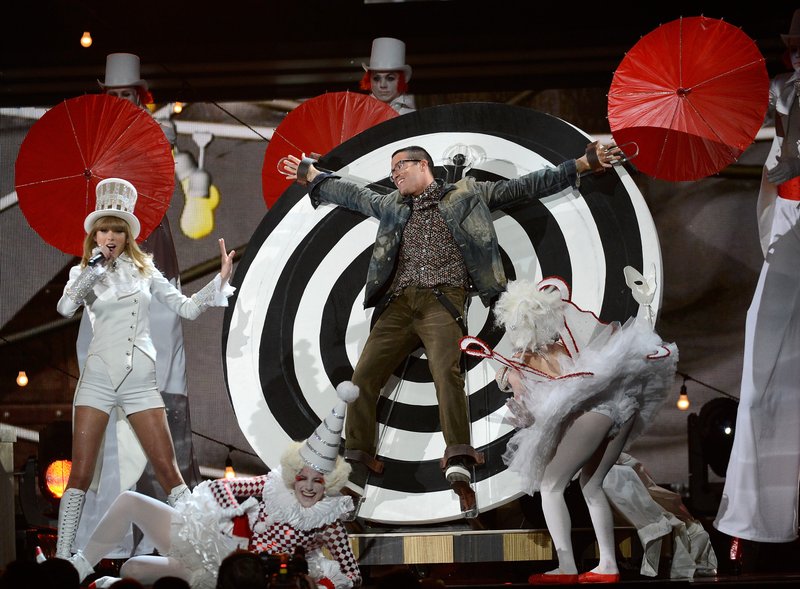 Taylor Swift at The 55th Annual GRAMMY Awards — photo 92