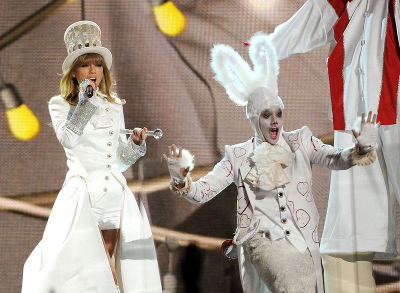 Taylor Swift at The 55th Annual GRAMMY Awards — photo 162