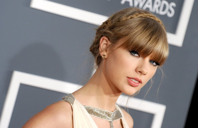 Taylor Swift at The 55th Annual GRAMMY Awards — photo 205