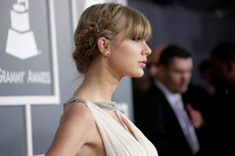 Taylor Swift at The 55th Annual GRAMMY Awards — photo 362