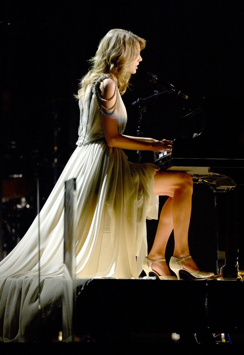 Taylor Swift at 56th Annual GRAMMY Awards — photo 32