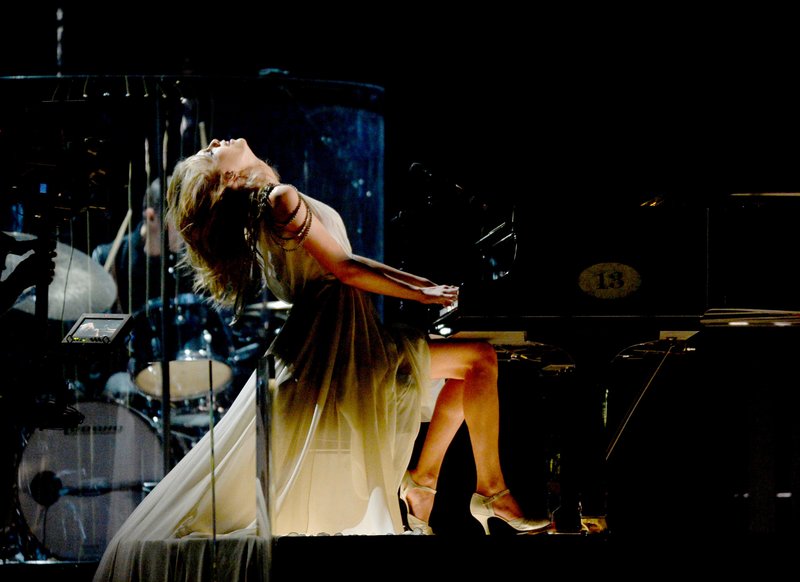 Taylor Swift at 56th Annual GRAMMY Awards — photo 35