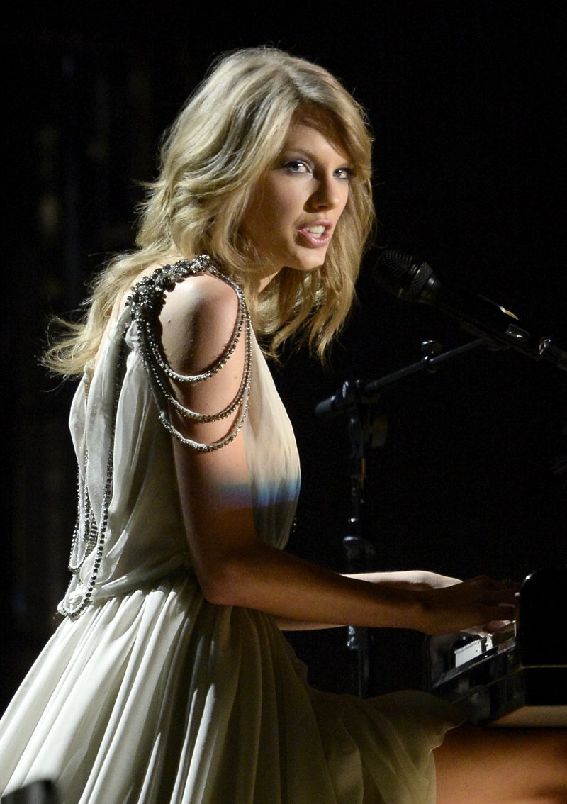 Taylor Swift at 56th Annual GRAMMY Awards — photo 38