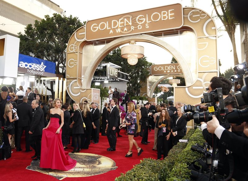 Taylor Swift at 71st Annual Golden Globe Awards — photo 23