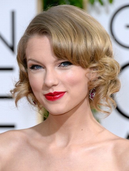 Taylor Swift at 71st Annual Golden Globe Awards — photo 44