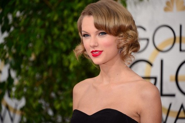 Taylor Swift at 71st Annual Golden Globe Awards — photo 68