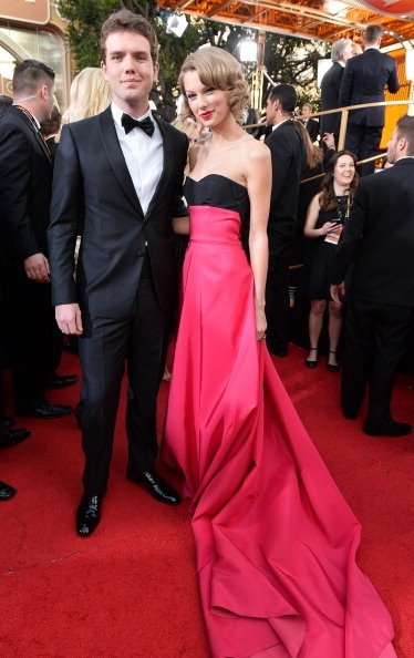 Taylor Swift at 71st Annual Golden Globe Awards — photo 82