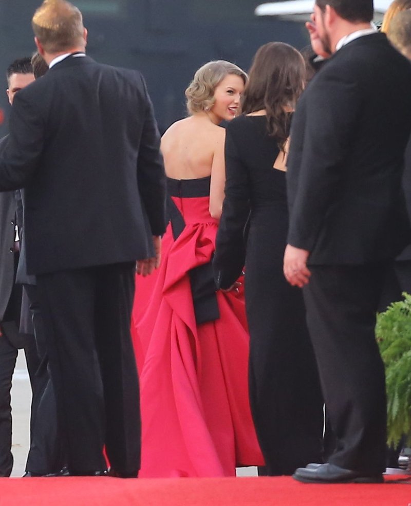 Taylor Swift at 71st Annual Golden Globe Awards — photo 86