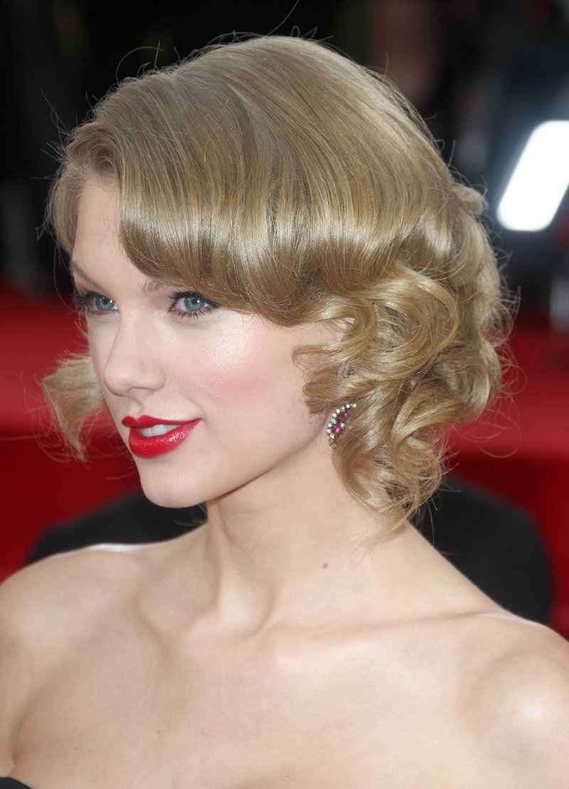 Taylor Swift at 71st Annual Golden Globe Awards — photo 123