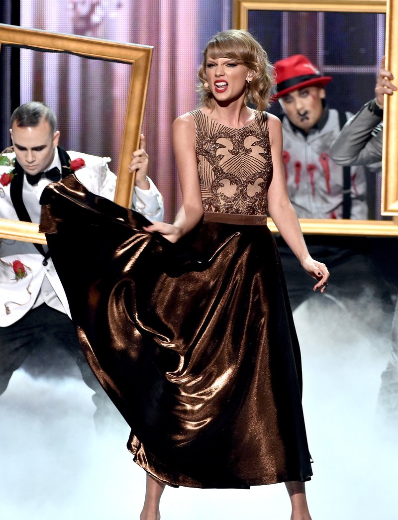 Taylor Swift at 2014 American Music Awards — photo 23
