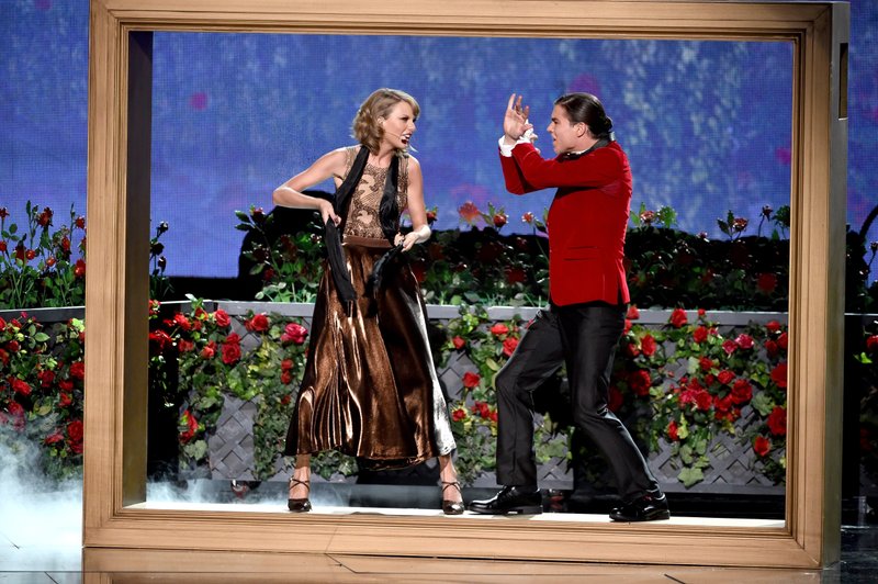 Taylor Swift at 2014 American Music Awards — photo 26