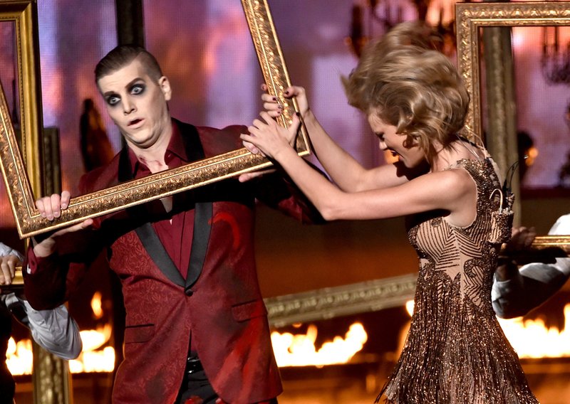 Taylor Swift at 2014 American Music Awards — photo 34