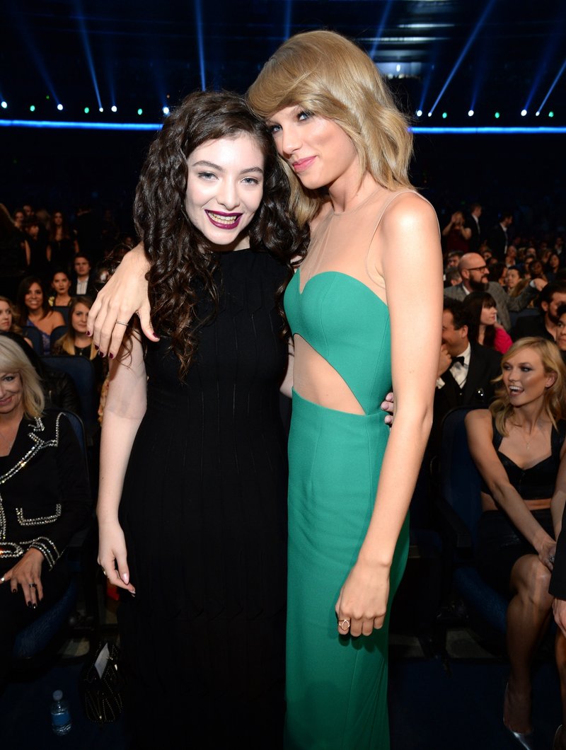 Taylor Swift at 2014 American Music Awards — photo 60