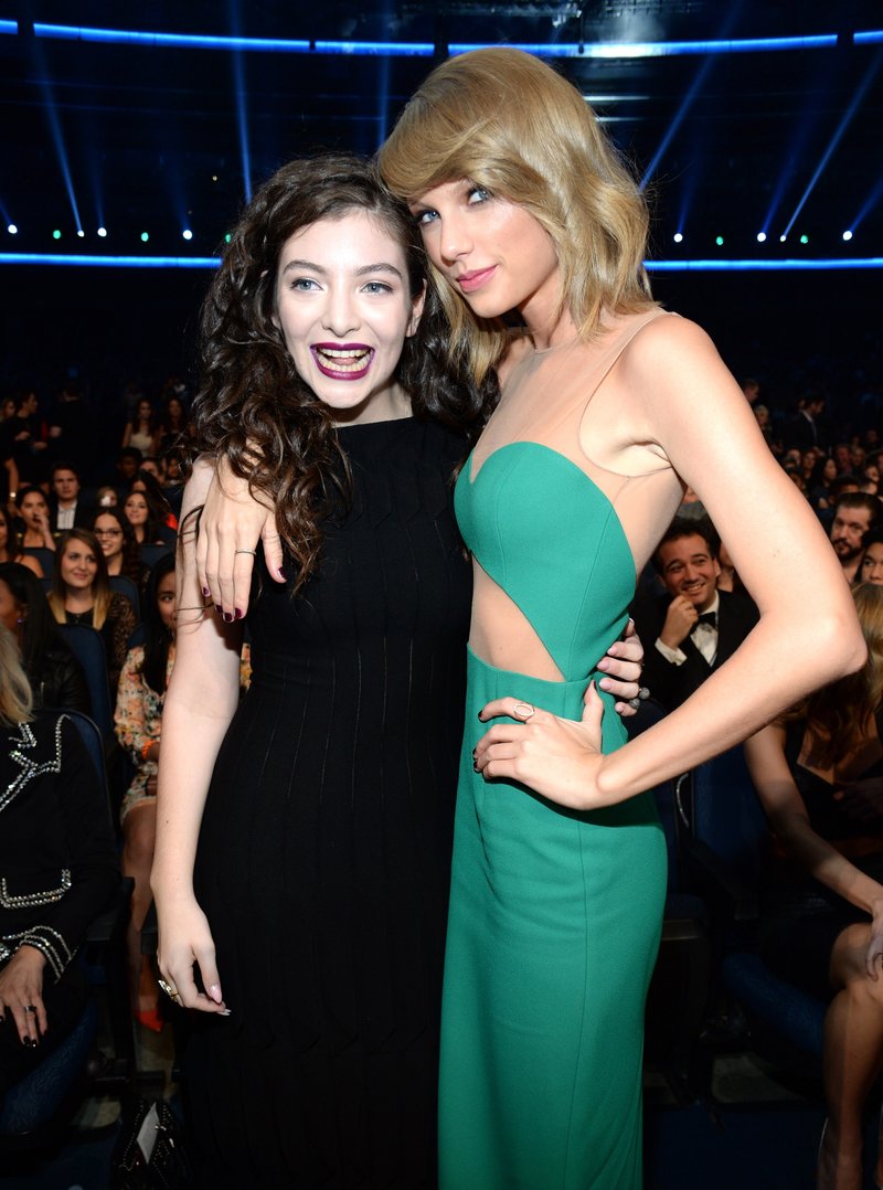 Taylor Swift at 2014 American Music Awards — photo 66