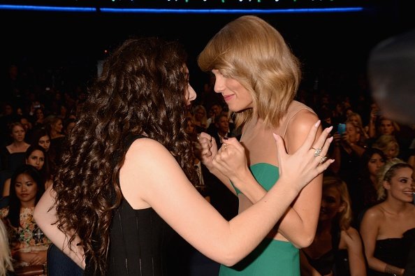 Taylor Swift at 2014 American Music Awards — photo 72