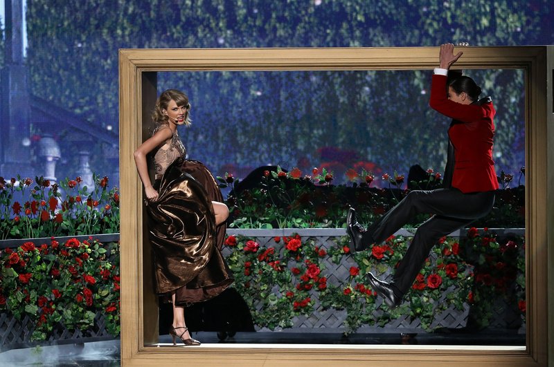 Taylor Swift at 2014 American Music Awards — photo 107