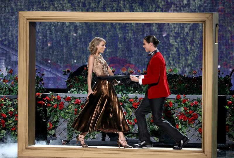 Taylor Swift at 2014 American Music Awards — photo 115