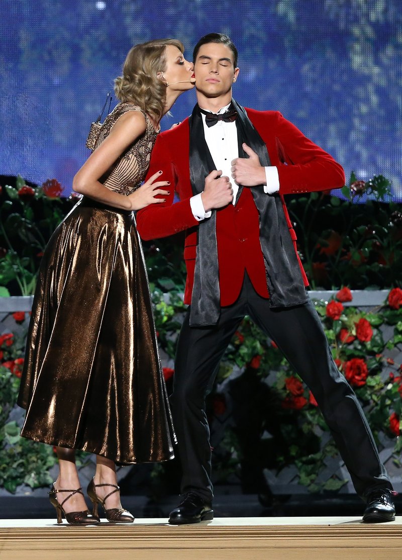 Taylor Swift at 2014 American Music Awards — photo 117