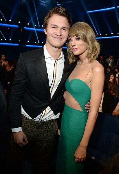 Taylor Swift at 2014 American Music Awards — photo 134