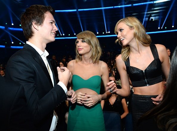 Taylor Swift at 2014 American Music Awards — photo 137