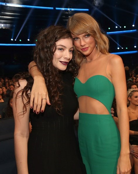 Taylor Swift at 2014 American Music Awards — photo 176