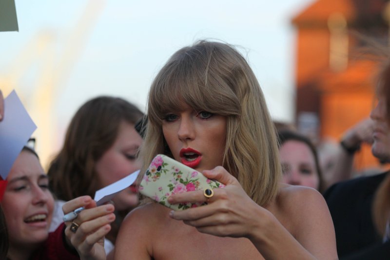 Taylor Swift at 2014 German Radio Awards — photo 13