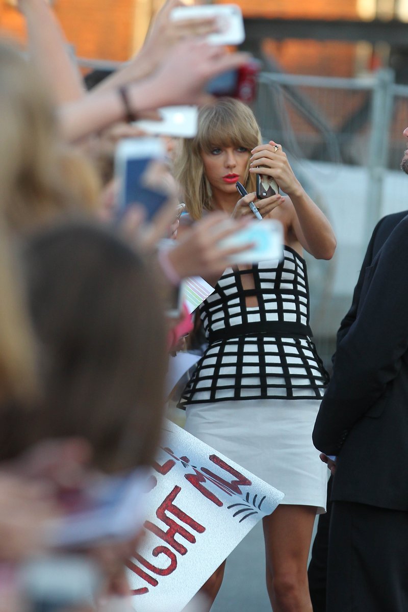 Taylor Swift at 2014 German Radio Awards — photo 16