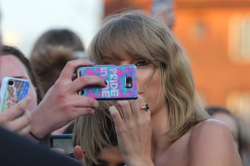 Taylor Swift at 2014 German Radio Awards — photo 18
