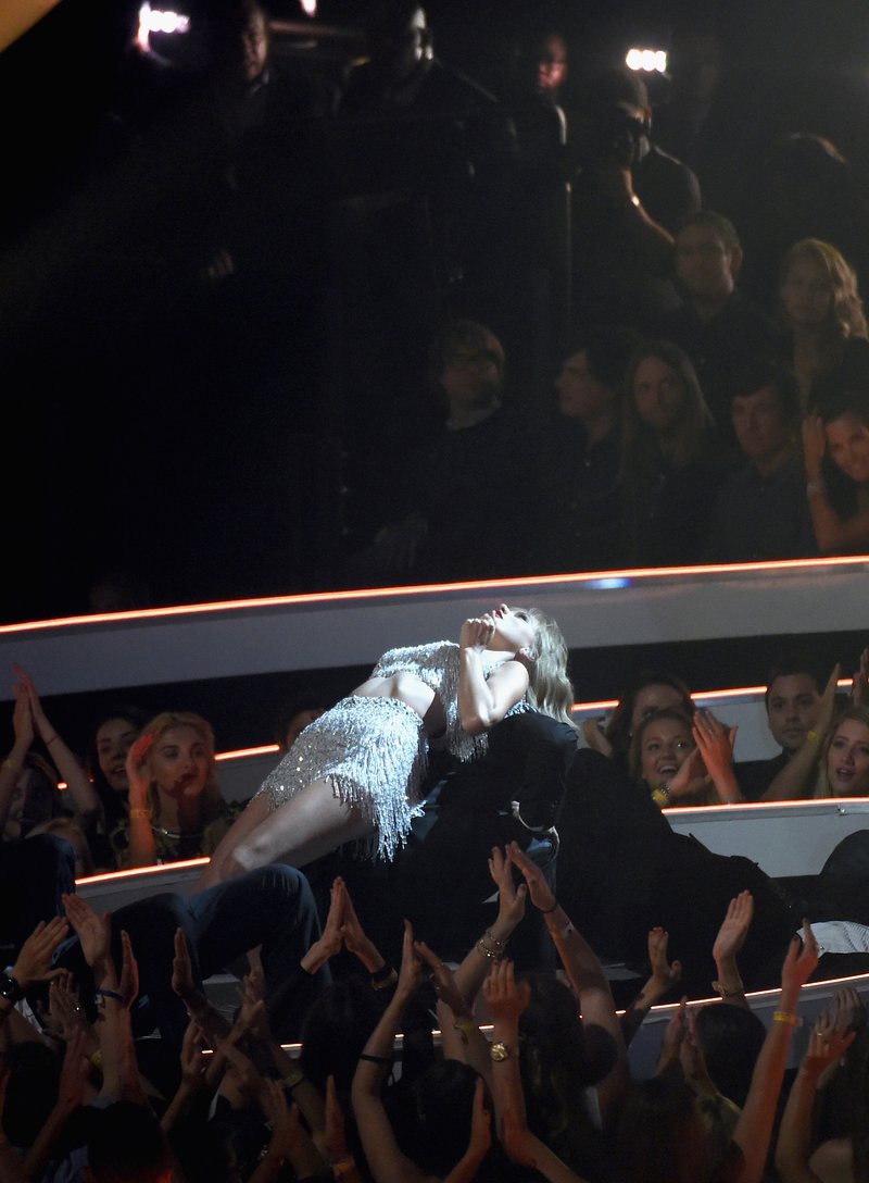 Taylor Swift at 2014 MTV Video Music Awards — photo 78